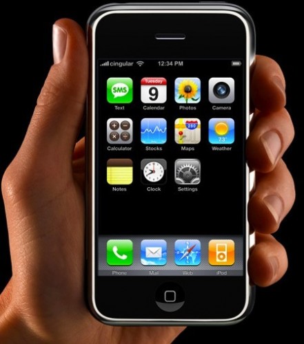 apple-iphone-in-hand-thumb